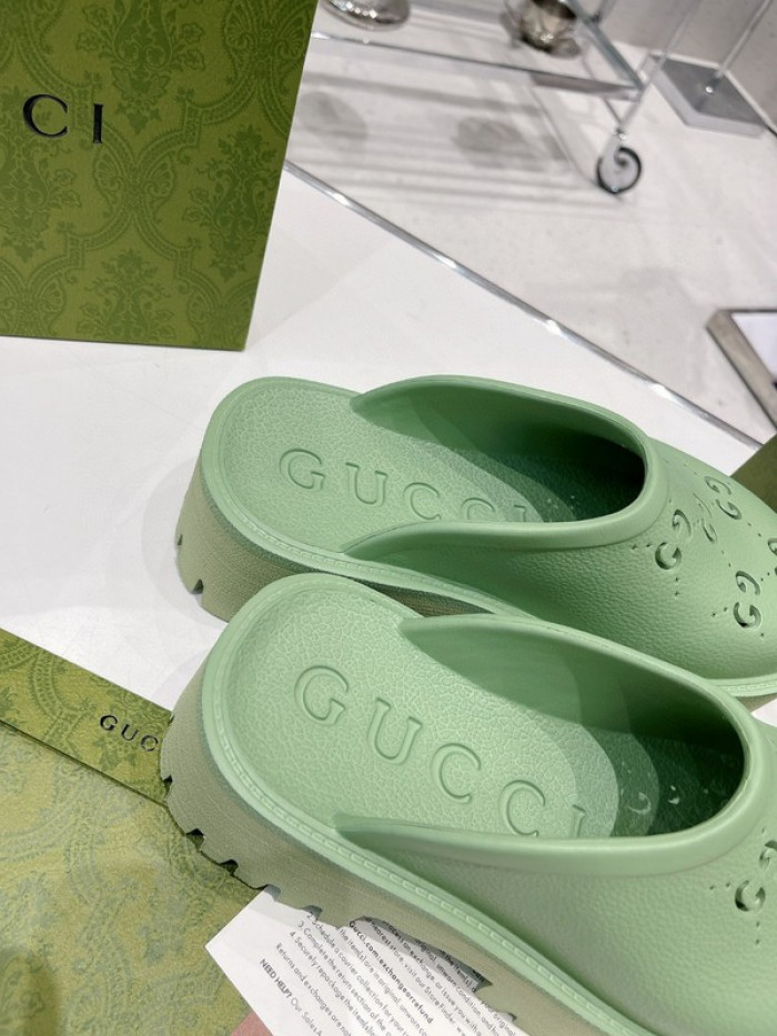 G DESIGNER SLIPPERS