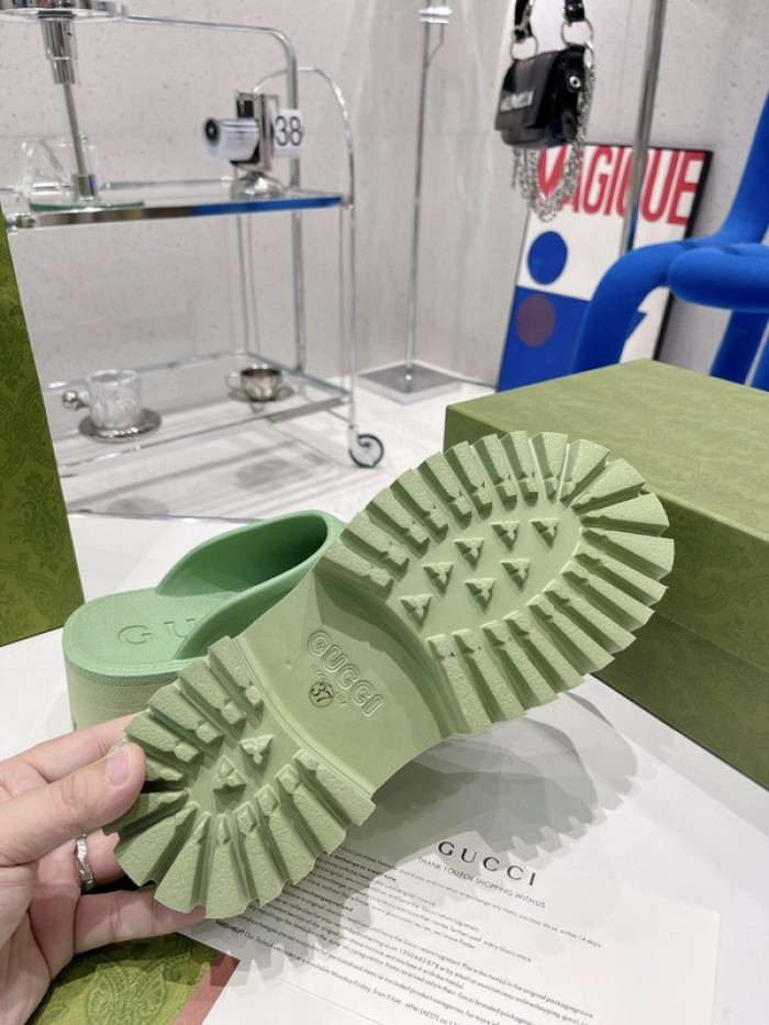 G DESIGNER SLIPPERS