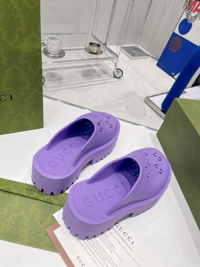 G DESIGNER SLIPPERS
