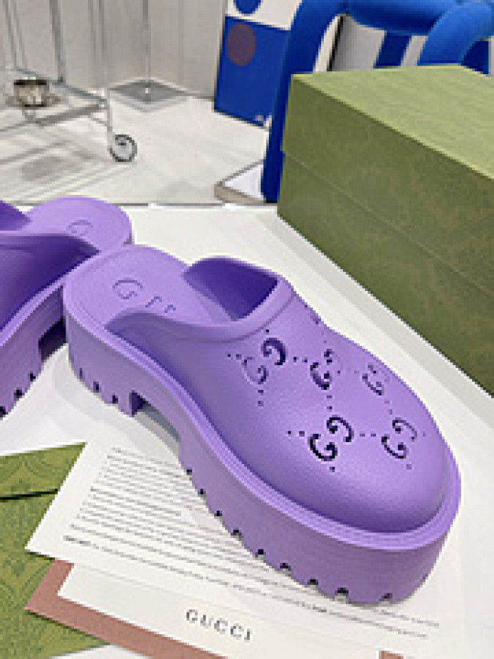G DESIGNER SLIPPERS