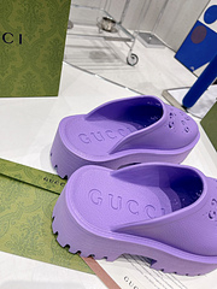 G DESIGNER SLIPPERS