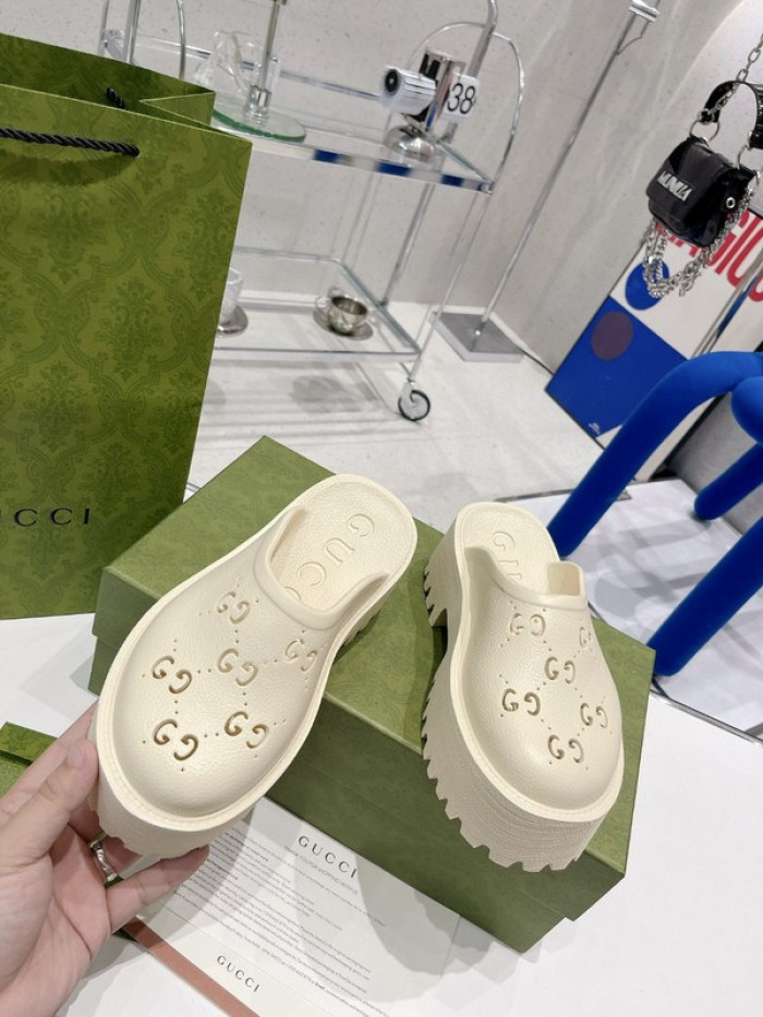 G DESIGNER SLIPPERS