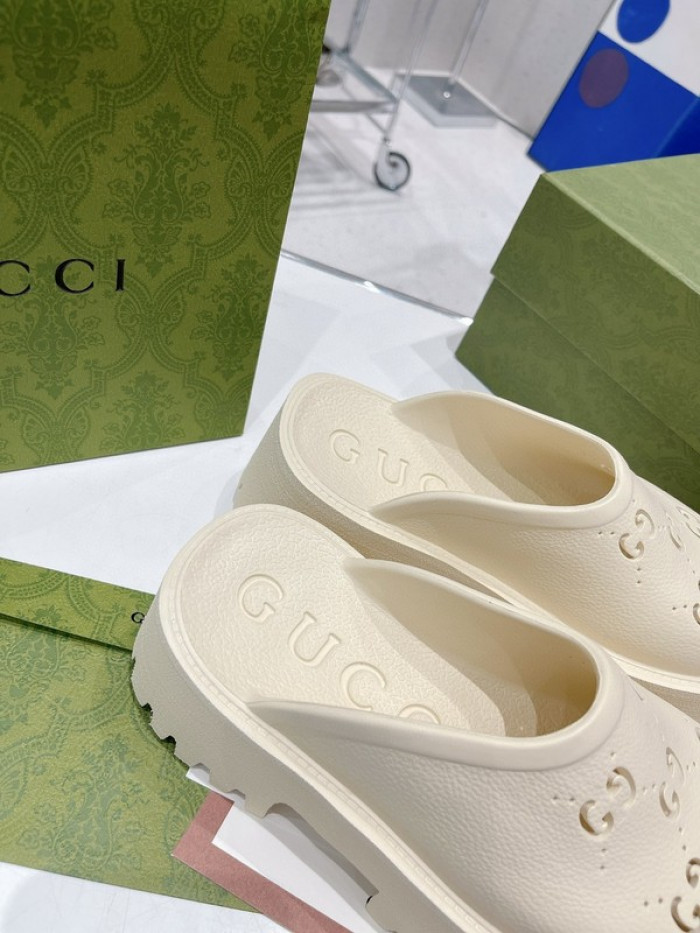 G DESIGNER SLIPPERS