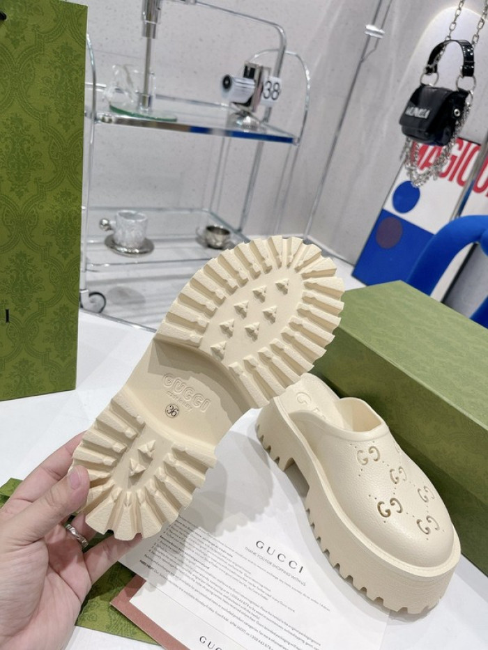 G DESIGNER SLIPPERS