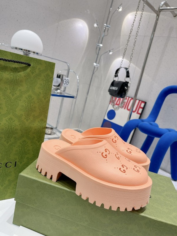 G DESIGNER SLIPPERS
