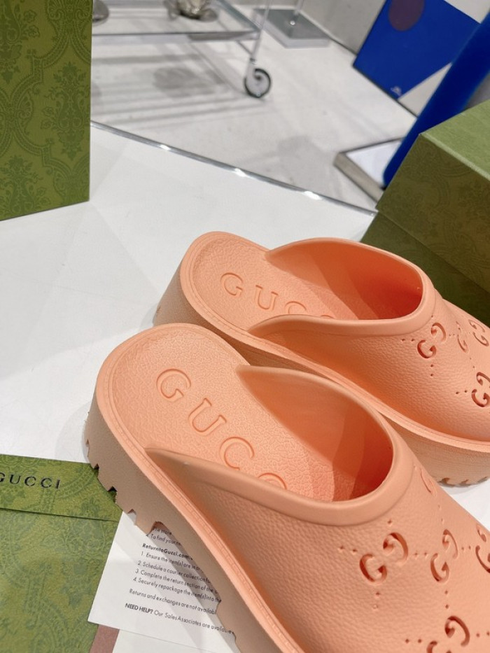 G DESIGNER SLIPPERS
