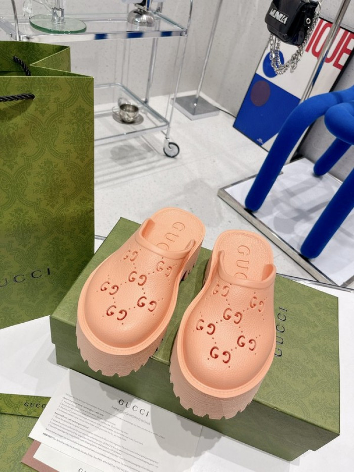 G DESIGNER SLIPPERS