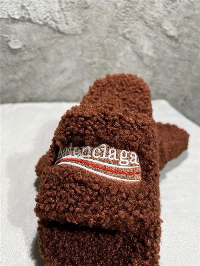 BLEN DESIGNER SLIPPERS