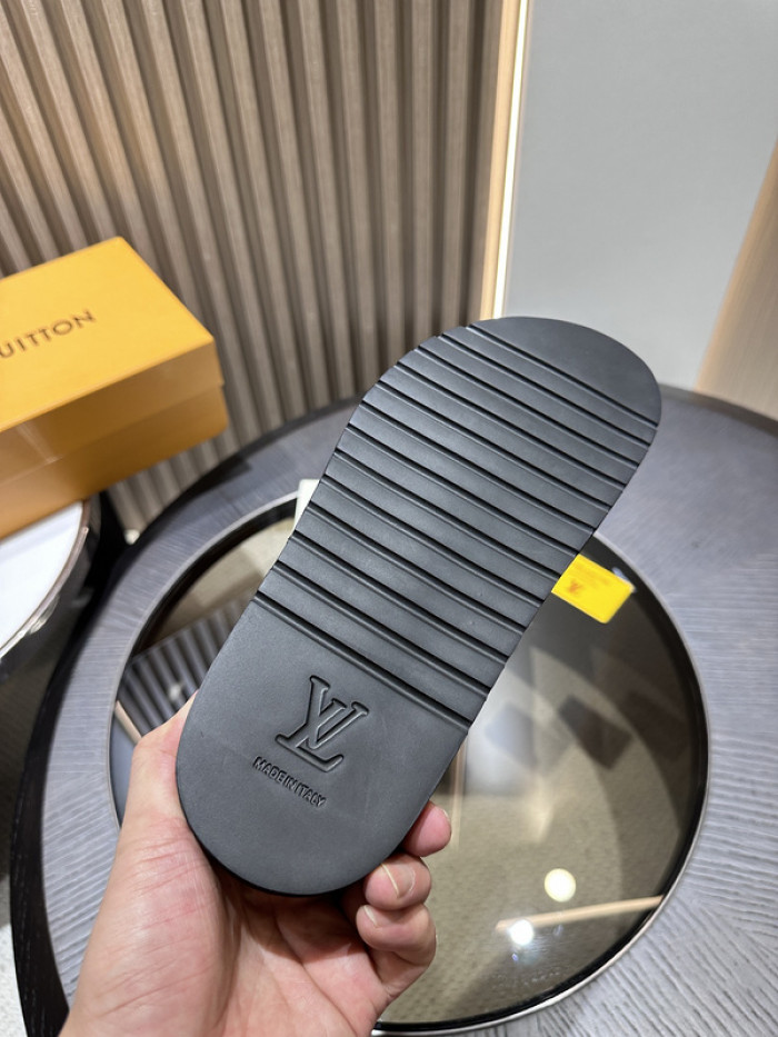 L&V SLIPPERS