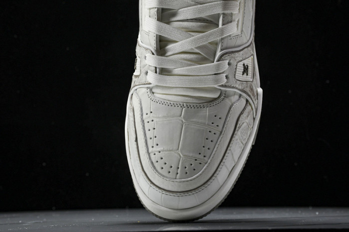 L&V SNEAKERS
