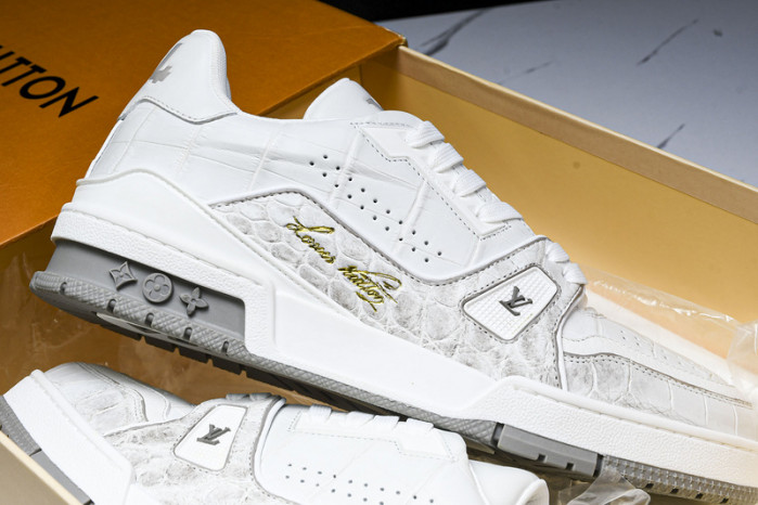L&V SNEAKERS