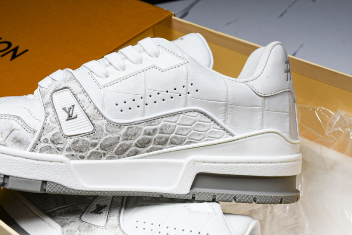 L&V SNEAKERS