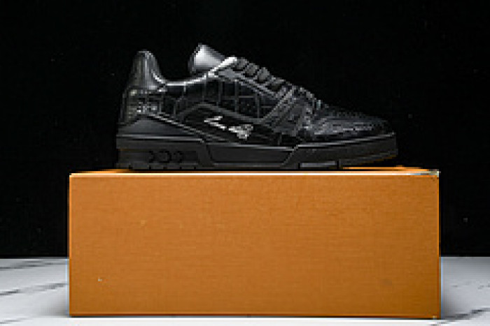 L&V SNEAKERS