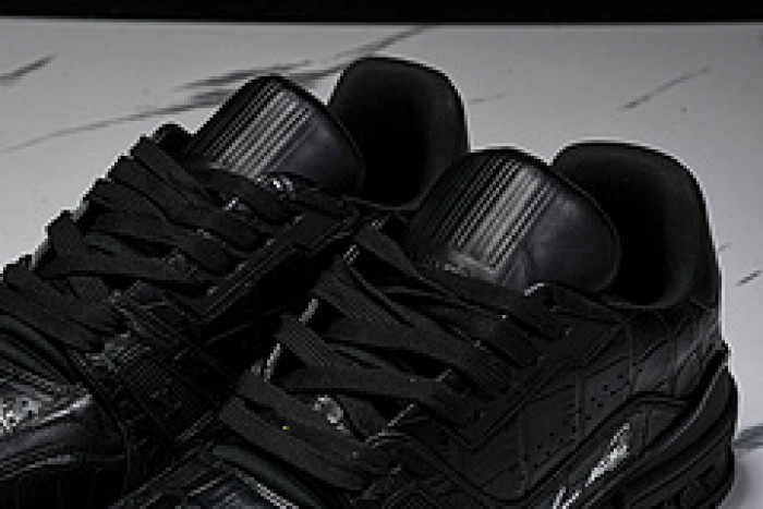 L&V SNEAKERS