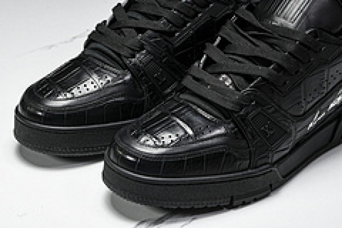 L&V SNEAKERS