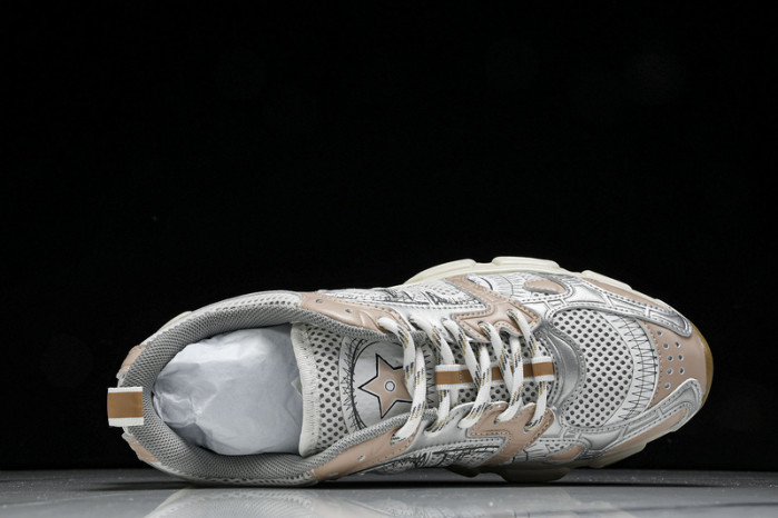 D designer sneaker