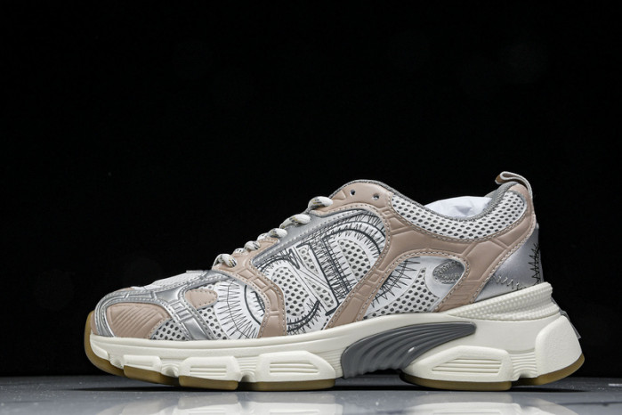 D designer sneaker