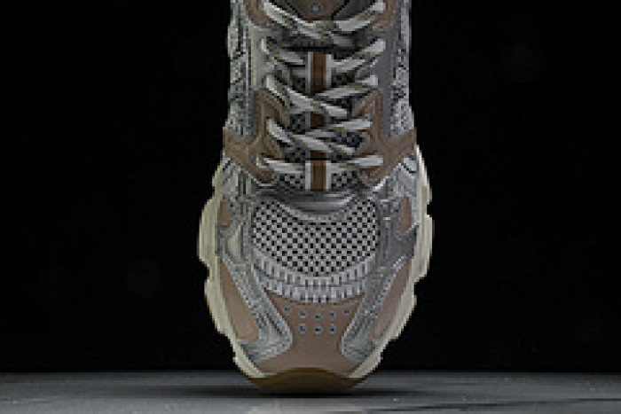 D designer sneaker