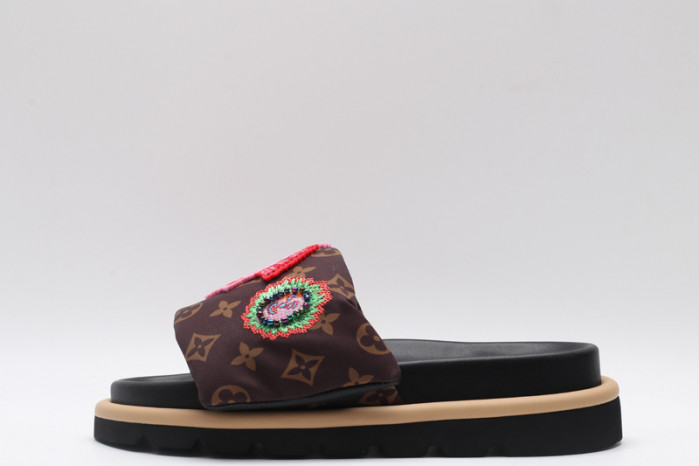 L&V SLIPPERS