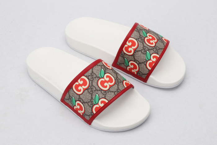 G DESIGNER SLIPPERS