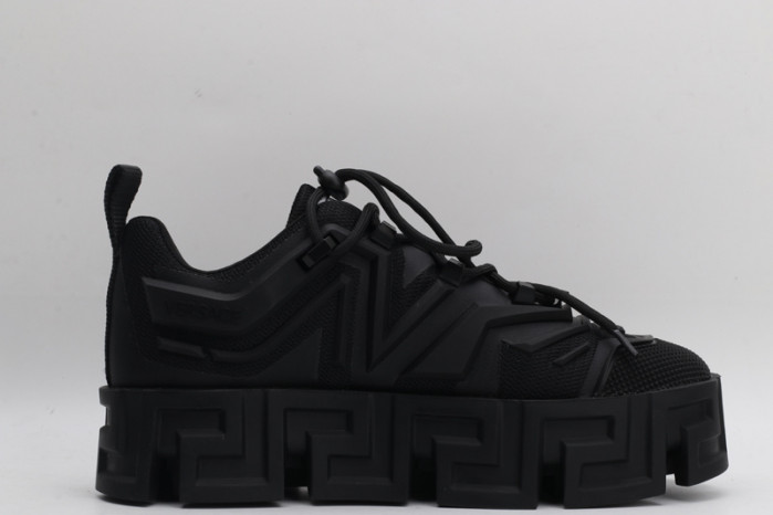 VER DESIGNER SNEAKERS