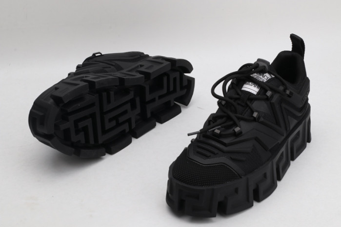 VER DESIGNER SNEAKERS
