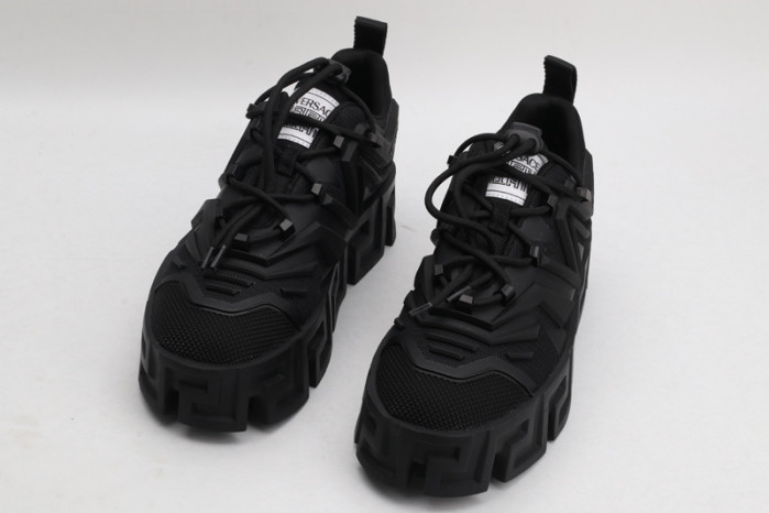 VER DESIGNER SNEAKERS