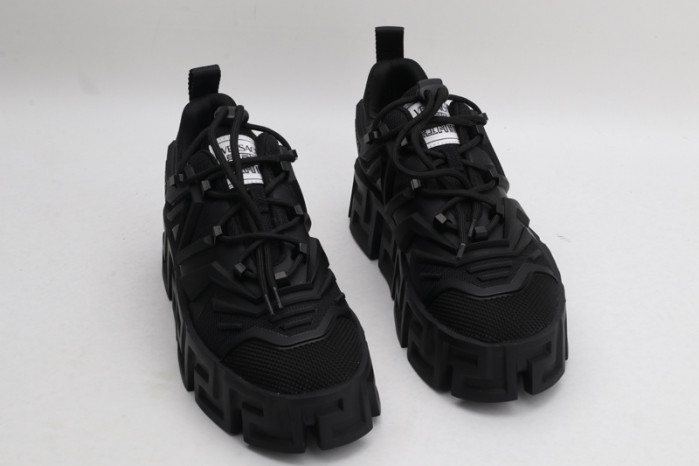 VER DESIGNER SNEAKERS