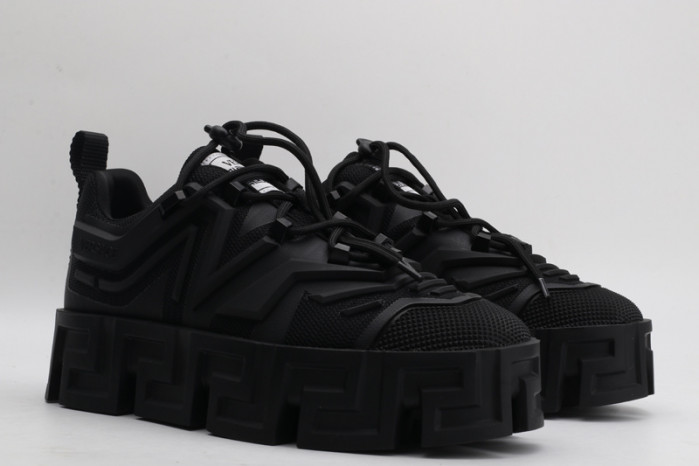 VER DESIGNER SNEAKERS