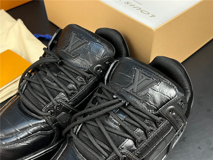 L&V SNEAKERS