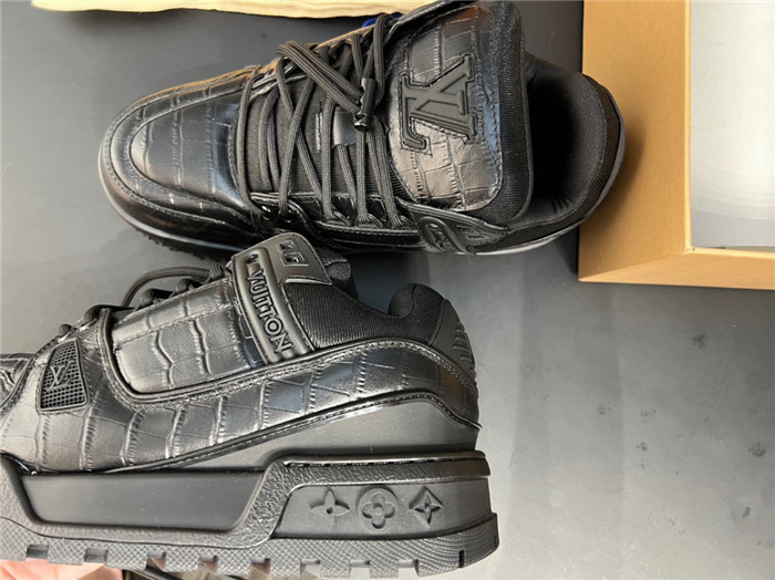 L&V SNEAKERS