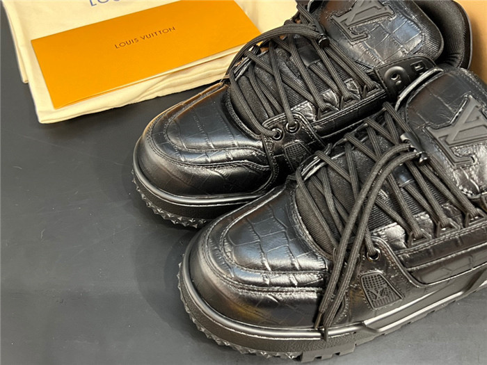 L&V SNEAKERS
