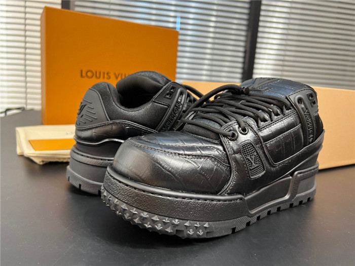 L&V SNEAKERS