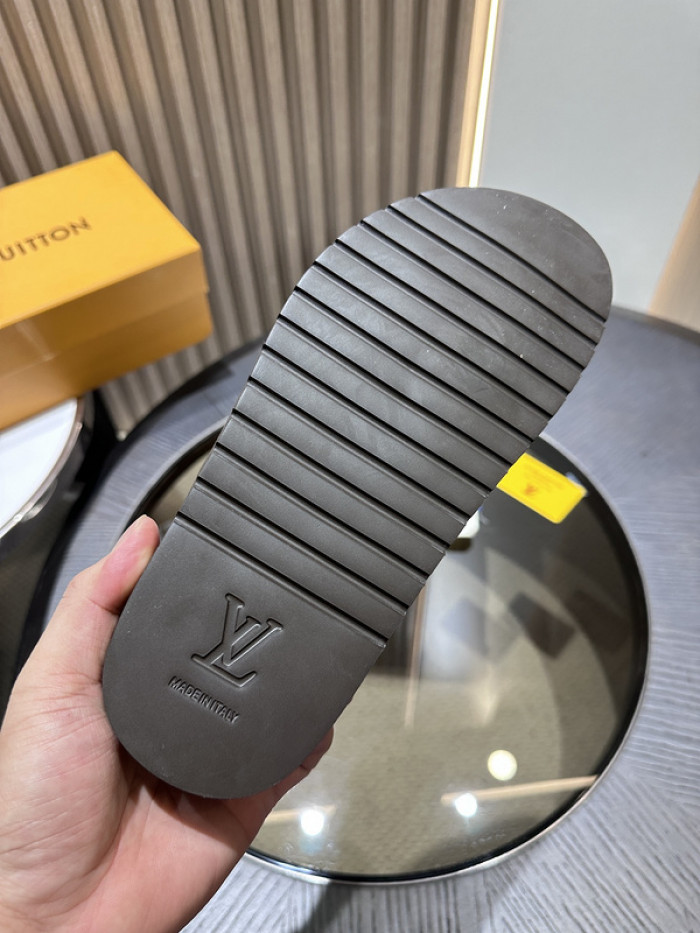 L&V SLIPPERS