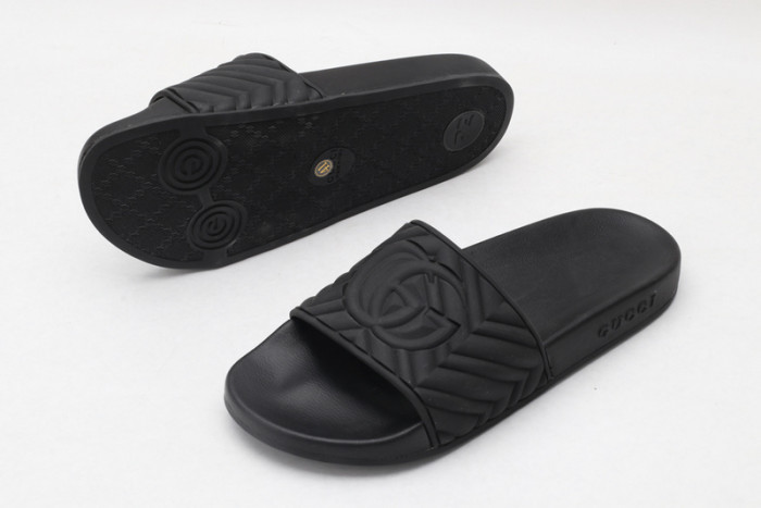 G DESIGNER SLIPPERS