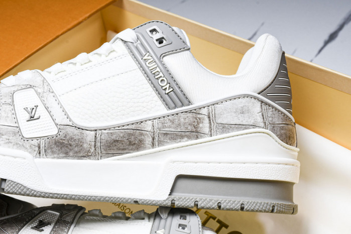 L&V SNEAKERS