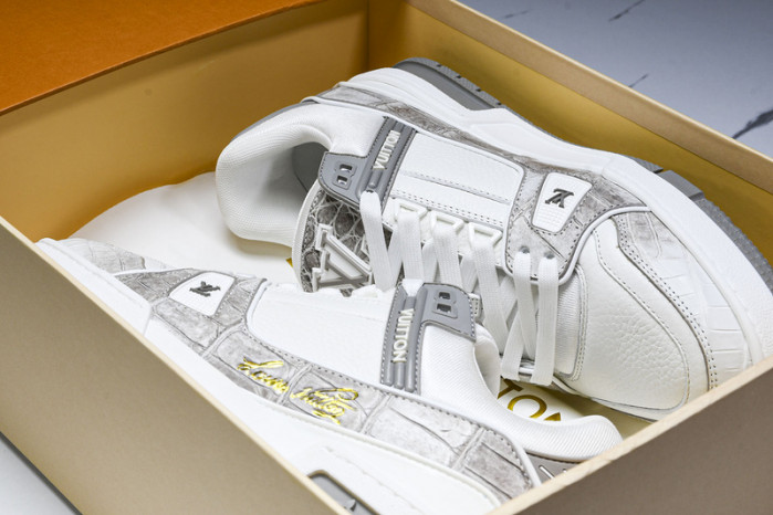 L&V SNEAKERS