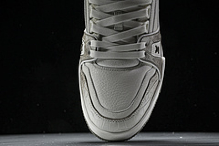 L&V SNEAKERS