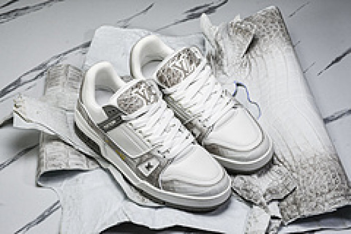 L&V SNEAKERS