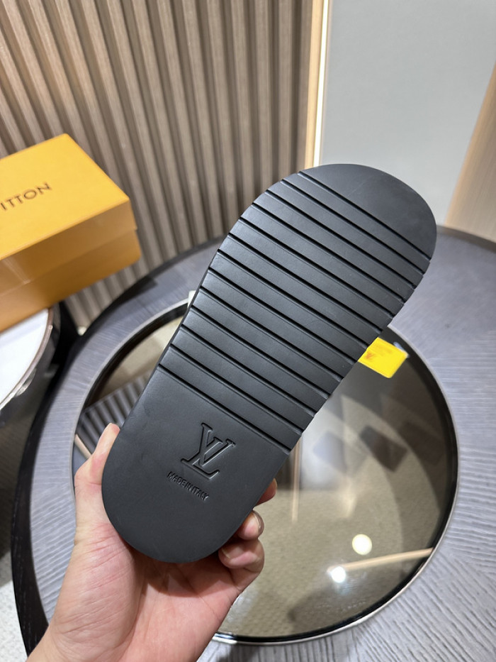 L&V SLIPPERS