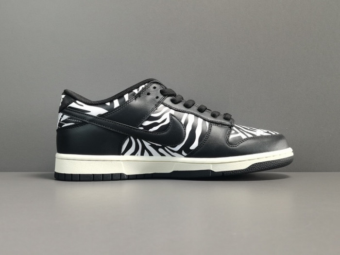 Quartersnacks x Nike SB Dunk Low Zebra DM3510-001