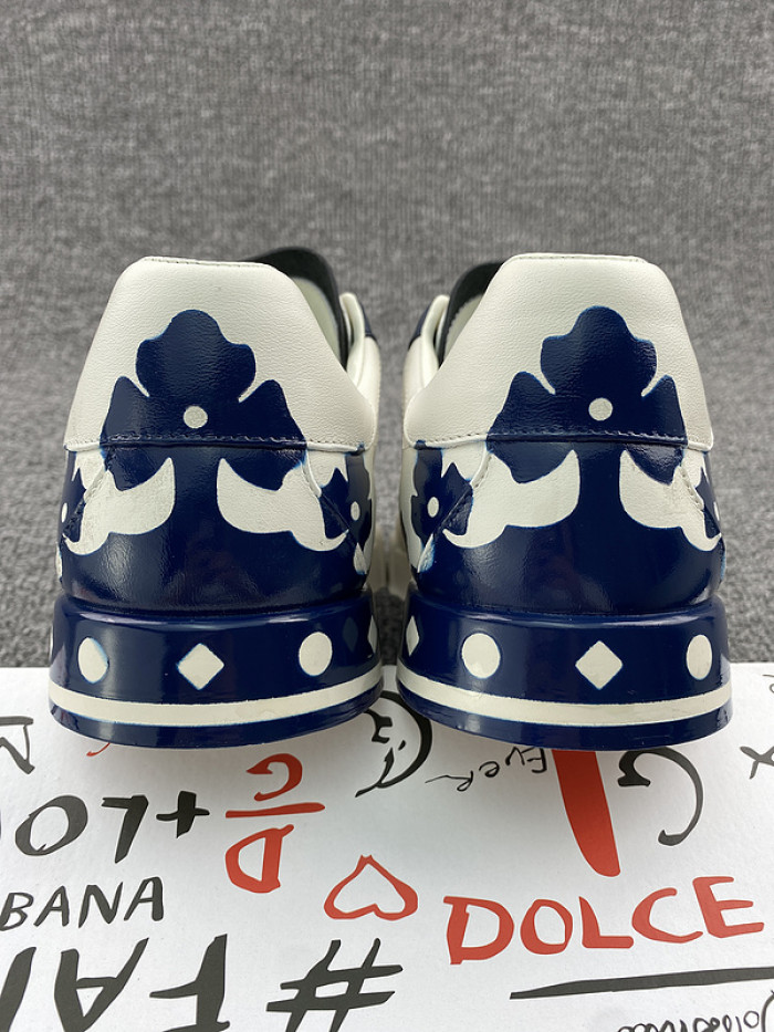 DG sneaker