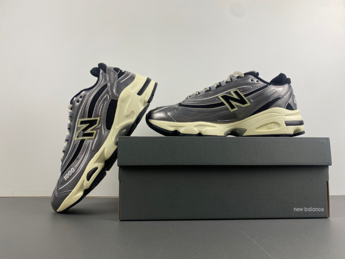 The New Balance 1000 “Silver Metallic” M1000SL.