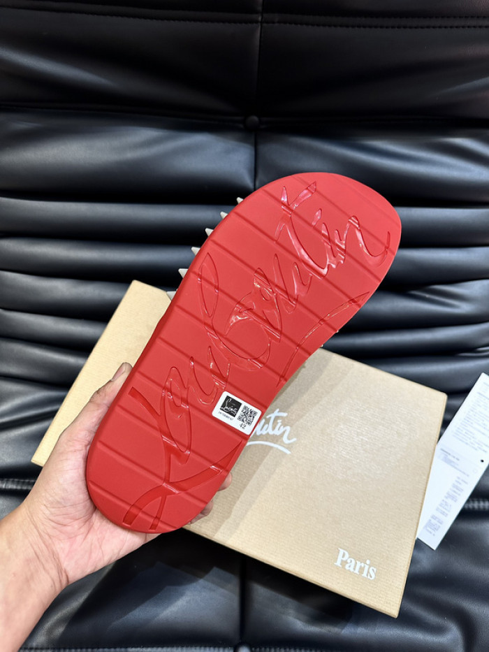 CL SLIPPERS
