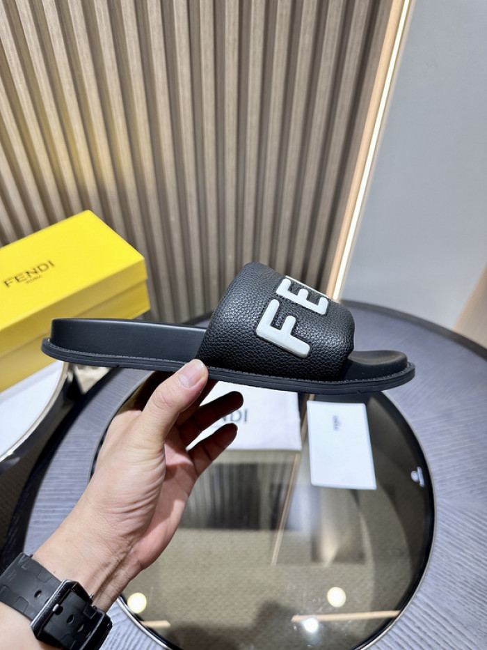 FEND1 SLIPPERS