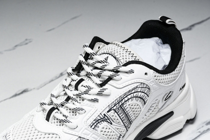 D designer sneaker