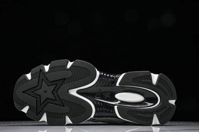 D designer sneaker