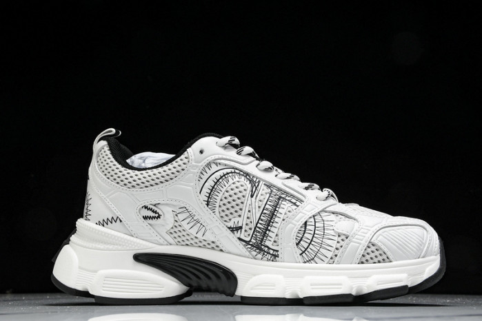D designer sneaker