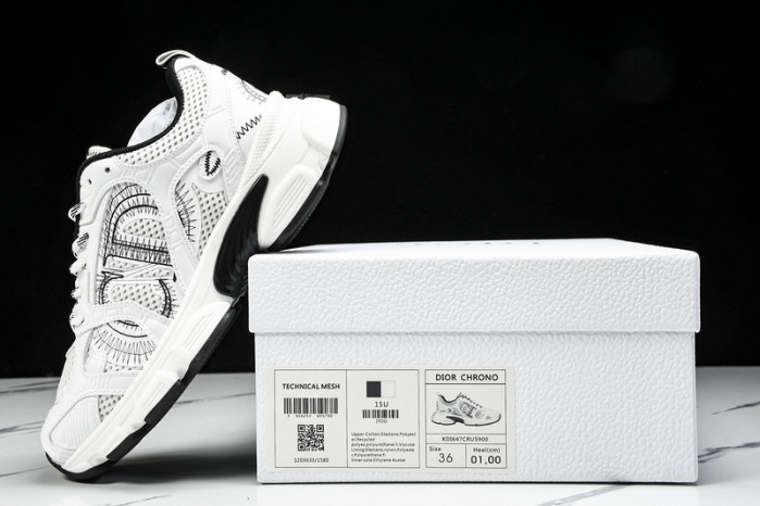 D designer sneaker