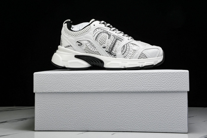 D designer sneaker